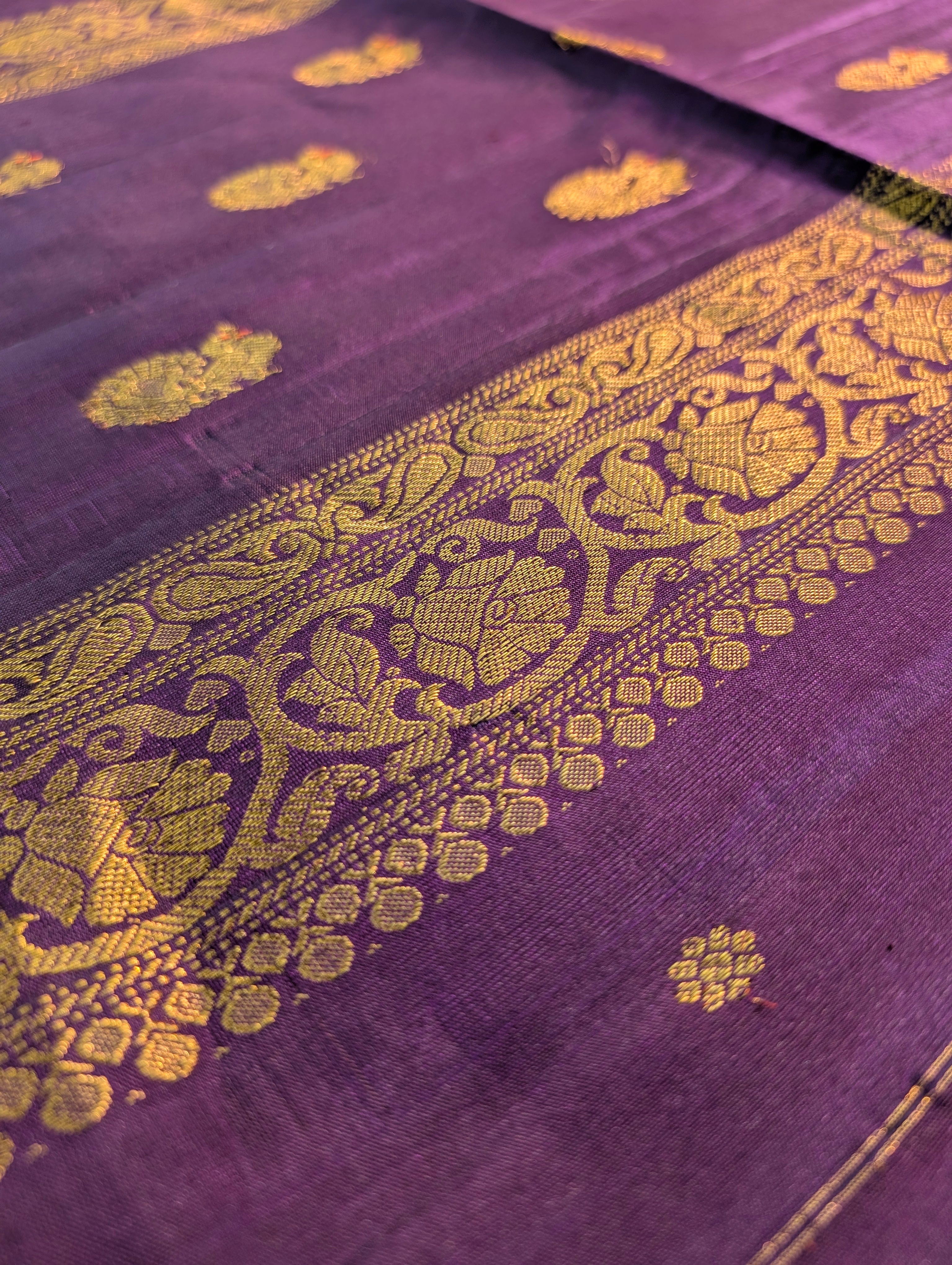 Handloom Gadwal - Elegant Lotus Hand-Painted Silk Saree