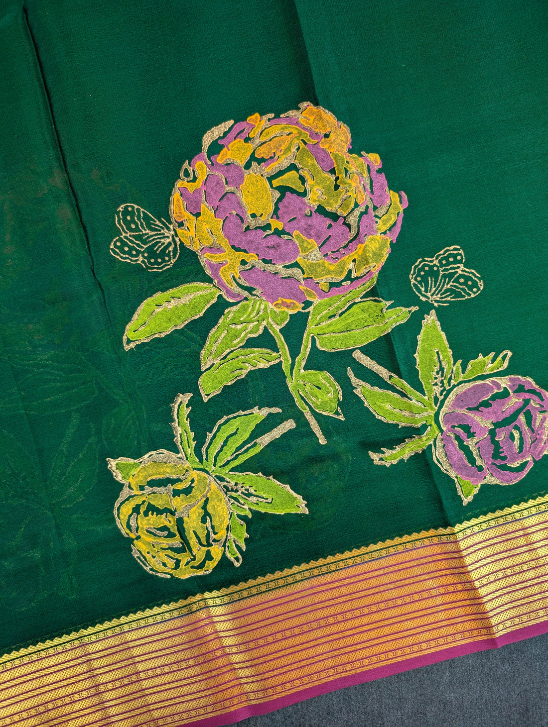 Pure Mysore Silk Crepe – Bottle Green with Red Floral Motifs &amp; Zari Border