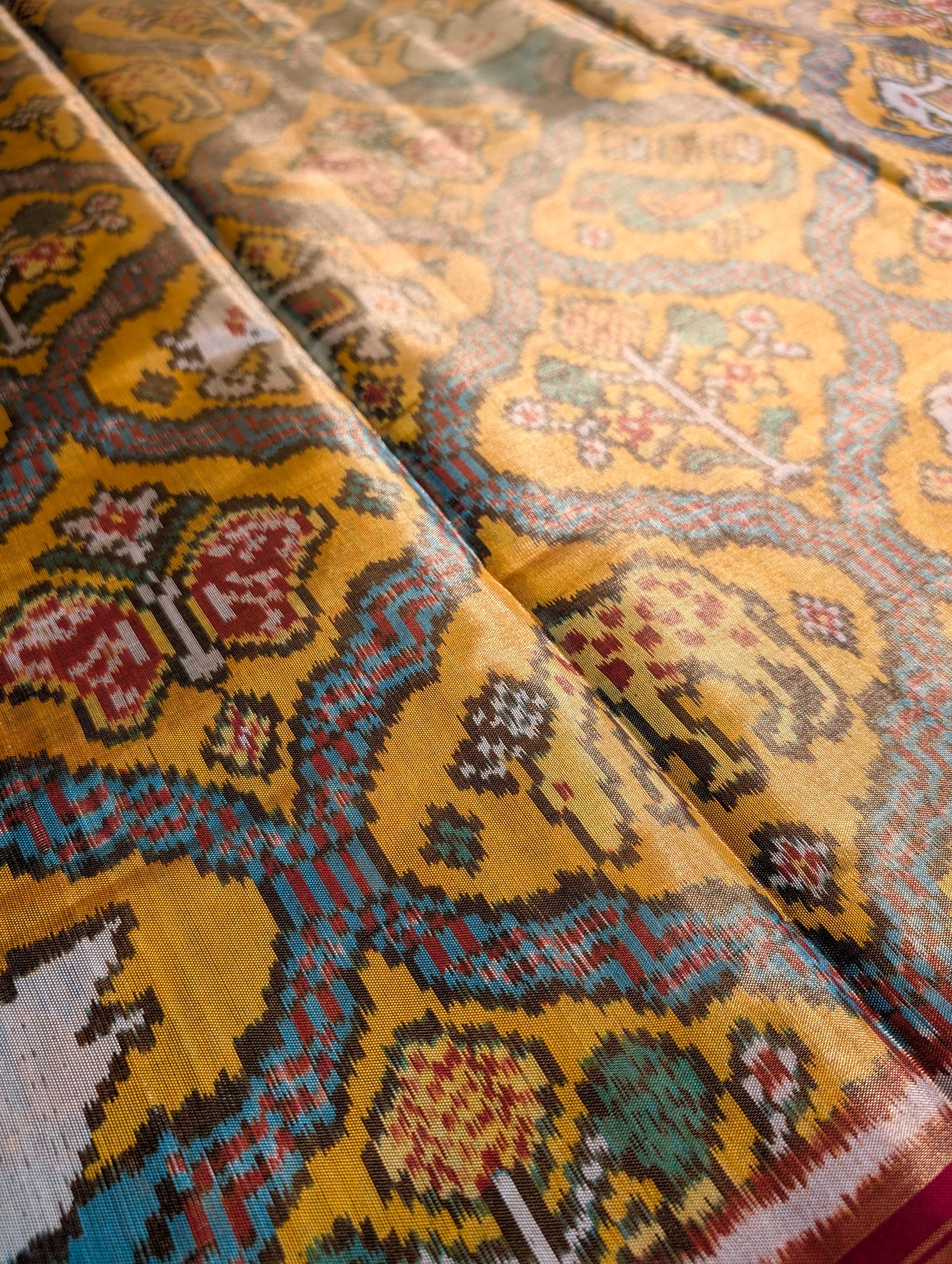 Handloom Tissue Patola Pure Silk Saree X Vibrant Yellow &amp; Maroon