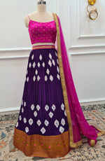 Load image into Gallery viewer, Purple &amp; Pink Bandhani Lehanga Set
