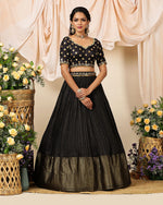Load image into Gallery viewer, Dhruvi
